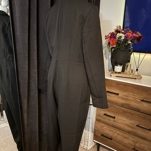 Express Black Jumpsuit - Picture 4 of 4